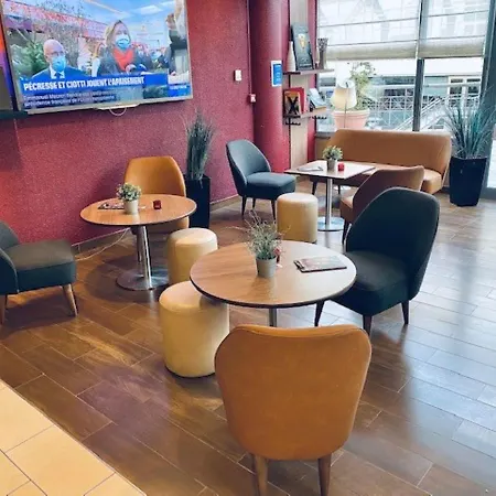 Hotel Campanile Saint-quentin-en-yvelines 3*